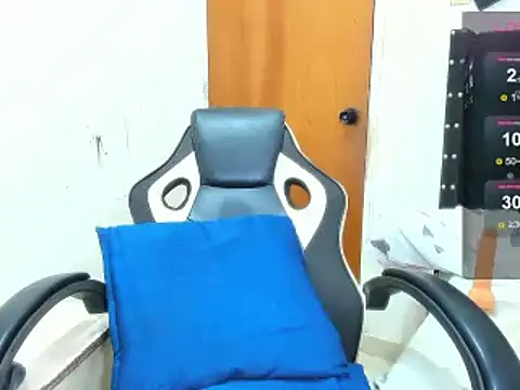 ebonnylatinx online show from 8, 2, 2025