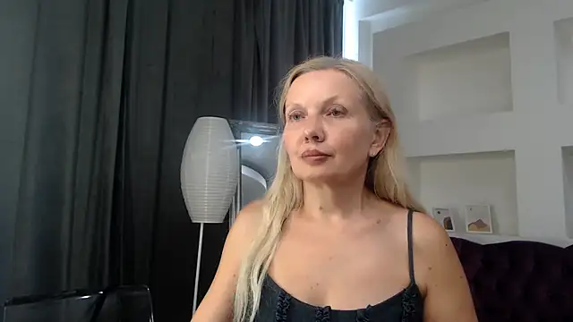 Abby Moore  online show from 4, 7, 2026