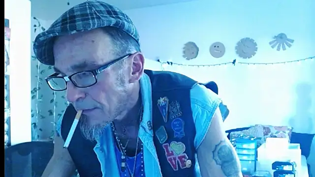 Snapshot of mycock2474u chatting on 3, 3, 2025 mycock2474u online show from 3, 3, 2025