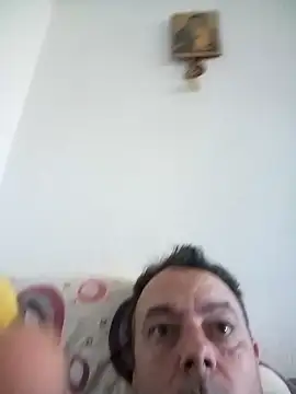 Snapshot of david_geam chatting on 8, 1, 2025 david geam online show from 8, 1, 2025