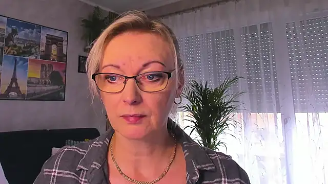 vanessa chat online show from 23, 10, 2025