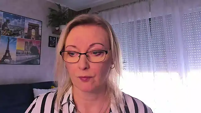 vanessa chat online show from 15, 4, 2026