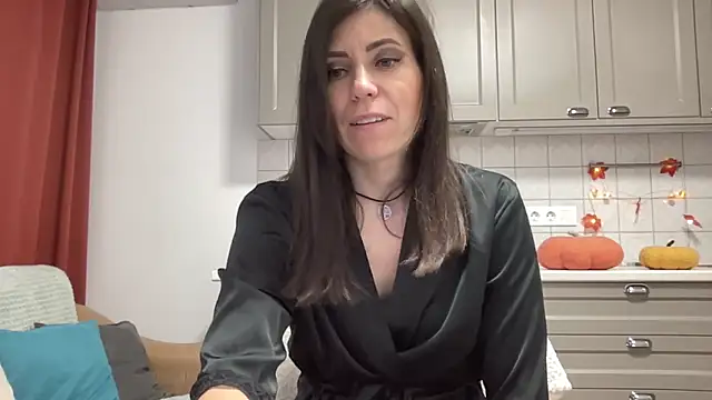 HotyWinter online show from 1, 11, 2025