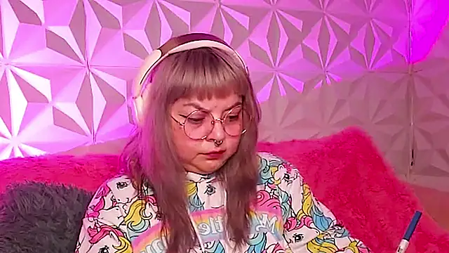 Satyn doll online show from 23, 11, 2025