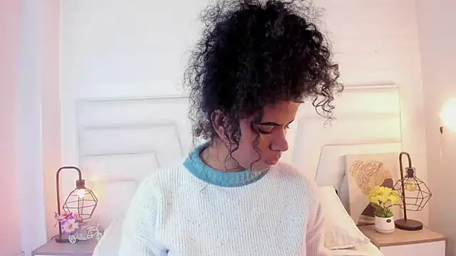Snapshot of Ellie_Alves chatting on 6, 12, 2024 Ellie Alves online show from 6, 12, 2024