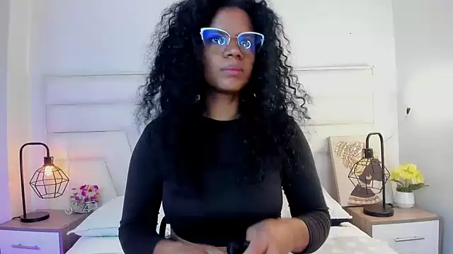 Snapshot of Ellie_Alves chatting on 12, 12, 2024 Ellie Alves online show from 12, 12, 2024
