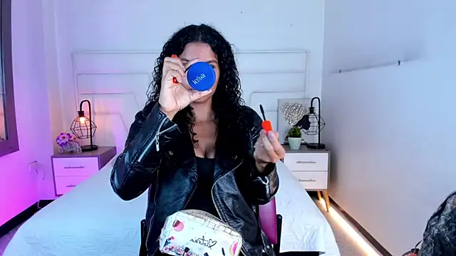 Snapshot of Ellie_Alves chatting on 17, 2, 2025 Ellie Alves online show from 17, 2, 2025