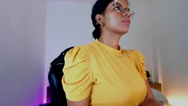 Snapshot of Ellie_Alves chatting on 18, 3, 2025 Ellie Alves online show from 18, 3, 2025