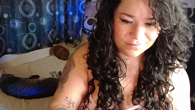 Snapshot of ANGELIQUE_KLANE chatting on 8, 5, 2026 ANGELIQUE KLANE online show from 8, 5, 2026