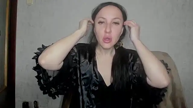 MissGulia online show from 8, 4, 2026