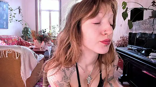 Snapshot of Miranda2_0 chatting on 12, 1, 2025 Miranda2 0 online show from 12, 1, 2025