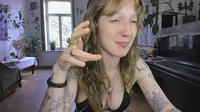 Snapshot of Miranda2_0 chatting on 7, 10, 2025 Miranda2 0 online show from 7, 10, 2025