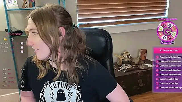 luluvaladon online show from 22, 2, 2025