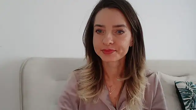 Snapshot of StyleSerene chatting on 18, 11, 2025 StyleSerene online show from 18, 11, 2025