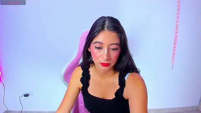 MeganWhite3 online show from 6, 3, 2025