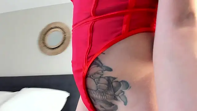 Snapshot of mazekyn chatting on 10, 10, 2025 mazekyn online show from 10, 10, 2025