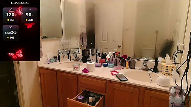 Snapshot of Blondiewithanass chatting on 7, 4, 2026 Blondiewithanass online show from 7, 4, 2026