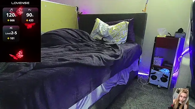 Snapshot of Blondiewithanass chatting on 10, 4, 2026 Blondiewithanass online show from 10, 4, 2026