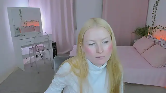 Laly Peach online show from 28, 5, 2026
