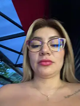 Snapshot of DIANITA_1988 chatting on 21, 12, 2024 DIANITA 1988 online show from 21, 12, 2024