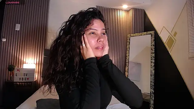 Snapshot of ximena_diaz chatting on 14, 12, 2024 ximena diaz online show from 14, 12, 2024