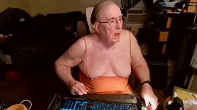 Snapshot of Toastir chatting on 23, 5, 2026 Toastir online show from 23, 5, 2026
