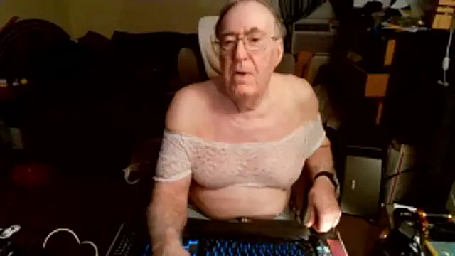 Snapshot of Toastir chatting on 15, 6, 2026 Toastir online show from 15, 6, 2026