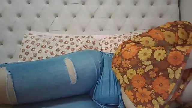 Snapshot of beautylovess chatting on 16, 1, 2026 beautylovess online show from 16, 1, 2026