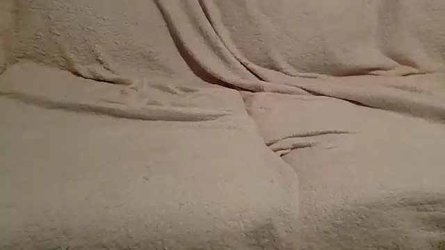 Snapshot of beautylovess chatting on 13, 4, 2026 beautylovess online show from 13, 4, 2026