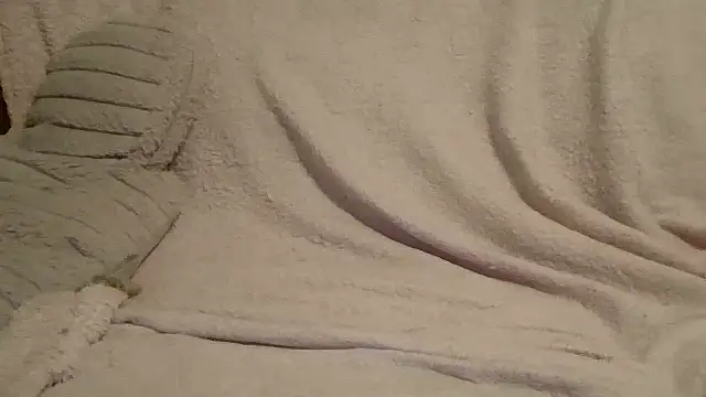 Snapshot of beautylovess chatting on 15, 4, 2026 beautylovess online show from 15, 4, 2026