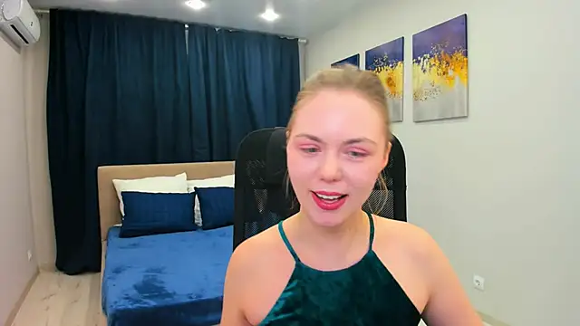 Strawberrye online show from 19, 1, 2025