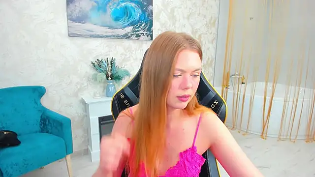 Strawberrye online show from 4, 10, 2025