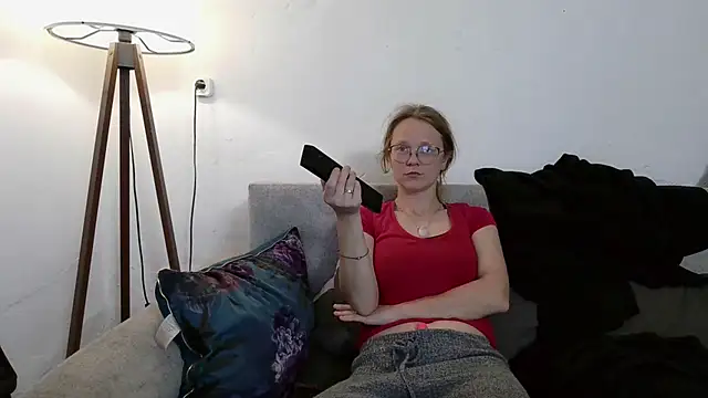 little-leni online show from 24, 4, 2026