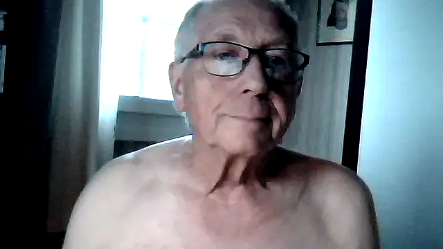 Snapshot of johnjohn622662 chatting on 8, 6, 2026 johnjohn622662 online show from 8, 6, 2026