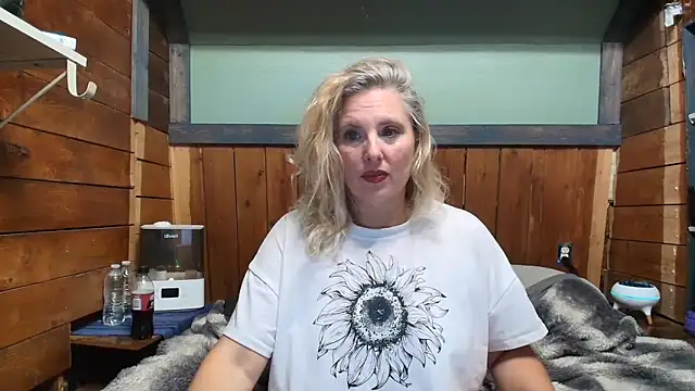 lisaxlovexxx online show from 23, 5, 2026