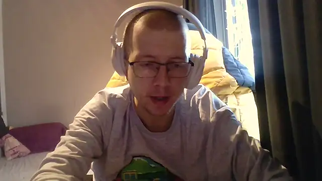 Snapshot of David250692 chatting on 27, 11, 2025 David250692 online show from 27, 11, 2025