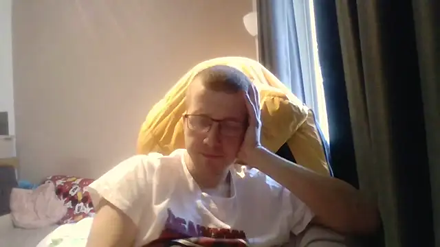 Snapshot of David250692 chatting on 2, 3, 2026 David250692 online show from 2, 3, 2026