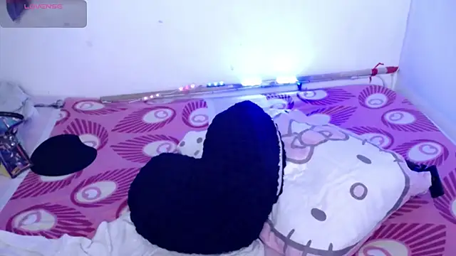 ninatiny online show from 7, 4, 2026