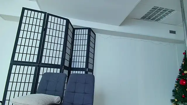 girl nextd00r online show from 10, 1, 2025