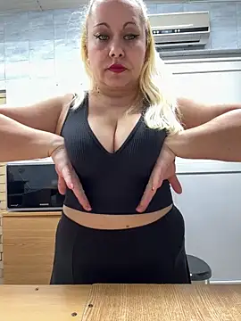 SabinaSweety online show from 5, 3, 2025