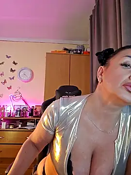 Snapshot of Hotangel75 chatting on 5, 2, 2026 Hotangel75 online show from 5, 2, 2026