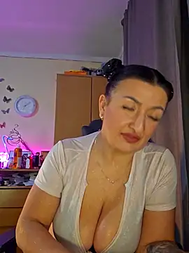 Snapshot of Hotangel75 chatting on 8, 2, 2026 Hotangel75 online show from 8, 2, 2026