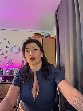 Hotangel75 online show from 4, 4, 2026