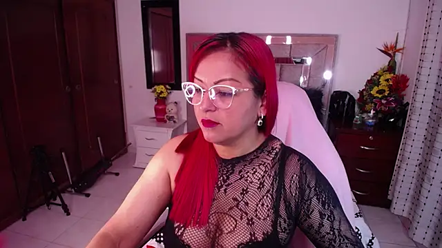 salomecastro  online show from 18, 2, 2025