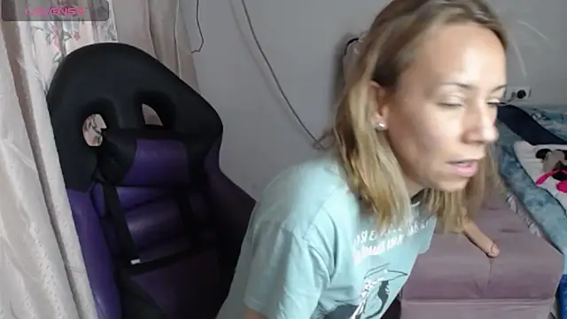 cristin doll  online show from 25, 2, 2026