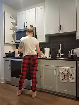 HollyTattoo online show from 14, 1, 2025