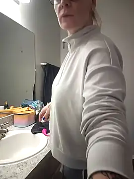 HollyTattoo online show from 22, 1, 2025