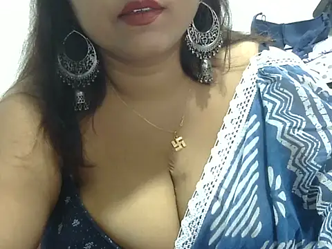 Snapshot of ROSEE_MERRYYYY chatting on 23, 4, 2026 ROSEE MERRYYYY online show from 23, 4, 2026