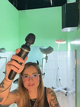 Snapshot of Etwas_neugierig chatting on 16, 2, 2026 Etwas neugierig online show from 16, 2, 2026