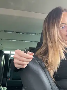 Snapshot of Etwas_neugierig chatting on 2, 3, 2026 Etwas neugierig online show from 2, 3, 2026